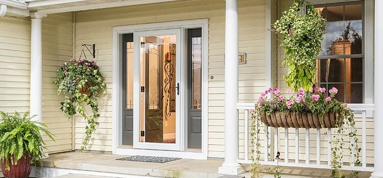 screen door installation in Santa Fe Springs